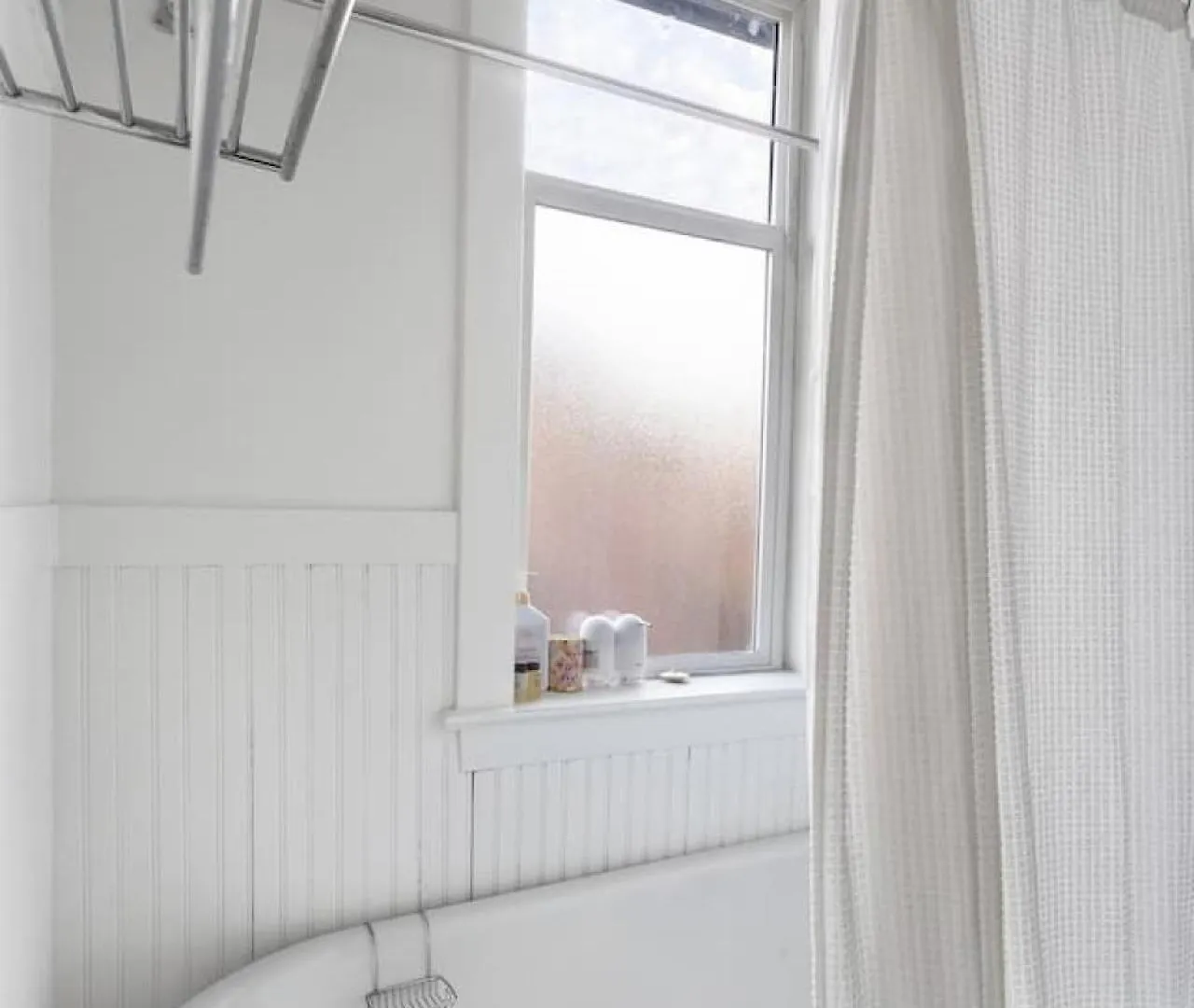 Beautiful, Newly Renovated Creek Home Ванкувер 0*,  Канада