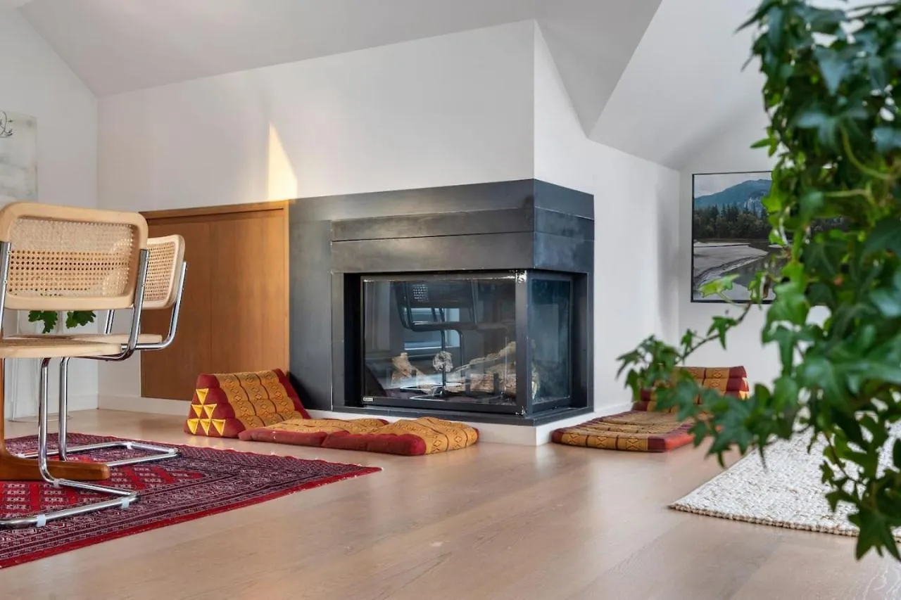 Beautiful, Newly Renovated Creek Home Vancouver